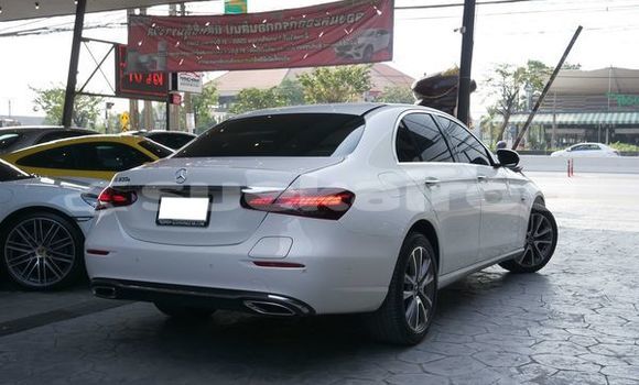 ซื้อ รถมือสอง Mercedes-Benz E-Classe เงิน รถยนต์ ใน %{เมือง} ใน กรุงเทพมหานคร ซื้อ รถมือสอง Mercedes-Benz E-Classe เงิน รถยนต์ ใน %{เมือง} ใน กรุงเทพมหานคร