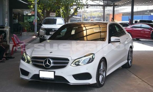ซื้อ รถมือสอง Mercedes-Benz E-Classe ขาว รถยนต์ ใน %{เมือง} ใน กรุงเทพมหานคร
