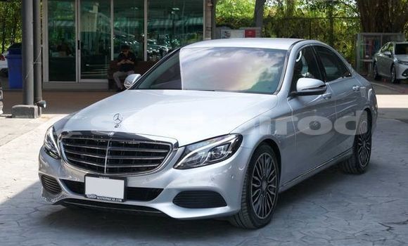 ซื้อ รถมือสอง Mercedes-Benz C-Classe เงิน รถยนต์ ใน %{เมือง} ใน กรุงเทพมหานคร
