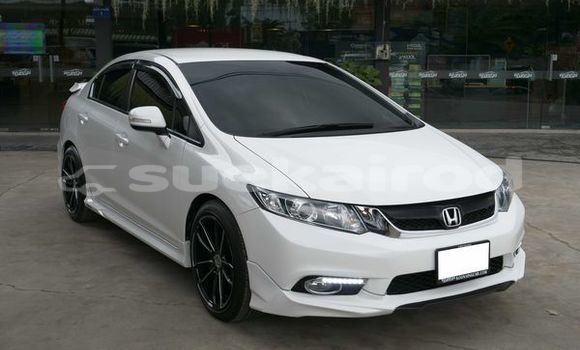 ซื้อ รถมือสอง Honda Civic ขาว รถยนต์ ใน %{เมือง} ใน กรุงเทพมหานคร