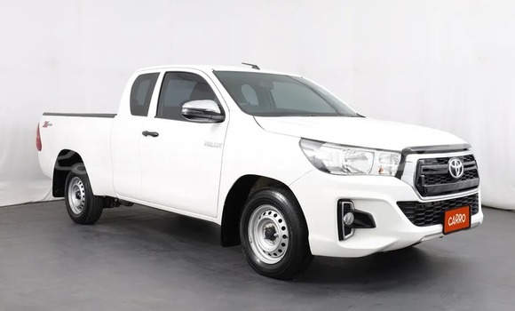 Buy Used Toyota Hiluxe Revo White Car in Bangkok in Bangkok