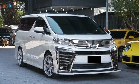Buy Used Toyota Vellfire White Car in Bangkok in Bangkok Buy Used Toyota Vellfire White Car in Bangkok in Bangkok