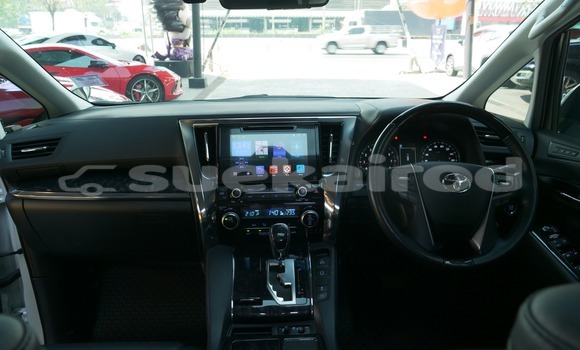 Buy Used Toyota Vellfire White Car in Bangkok in Bangkok Buy Used Toyota Vellfire White Car in Bangkok in Bangkok