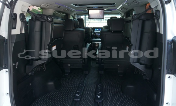Buy Used Toyota Vellfire White Car in Bangkok in Bangkok Buy Used Toyota Vellfire White Car in Bangkok in Bangkok