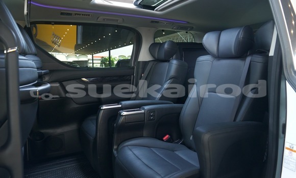 Buy Used Toyota Vellfire White Car in Bangkok in Bangkok Buy Used Toyota Vellfire White Car in Bangkok in Bangkok