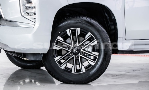 Buy Used Mitsubishi Pajero Sport White Car in Bangkok in Bangkok Buy Used Mitsubishi Pajero Sport White Car in Bangkok in Bangkok