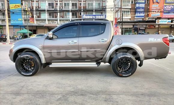 ซื้อ รถมือสอง Mitsubishi Triton สีน้ำตาล รถยนต์ ใน %{เมือง} ใน กรุงเทพมหานคร ซื้อ รถมือสอง Mitsubishi Triton สีน้ำตาล รถยนต์ ใน %{เมือง} ใน กรุงเทพมหานคร