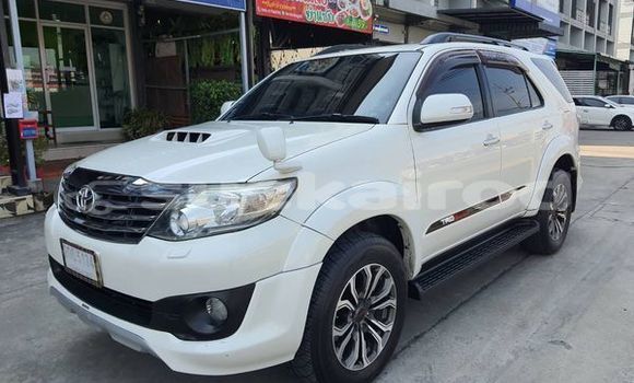 ซื้อ รถมือสอง Toyota Fortuner ขาว รถยนต์ ใน %{เมือง} ใน กรุงเทพมหานคร ซื้อ รถมือสอง Toyota Fortuner ขาว รถยนต์ ใน %{เมือง} ใน กรุงเทพมหานคร