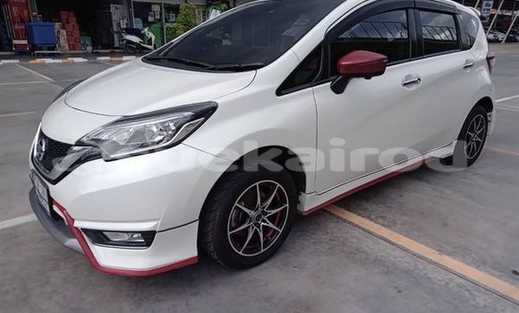 ซื้อ รถมือสอง Nissan Note ขาว รถยนต์ ใน %{เมือง} ใน กรุงเทพมหานคร