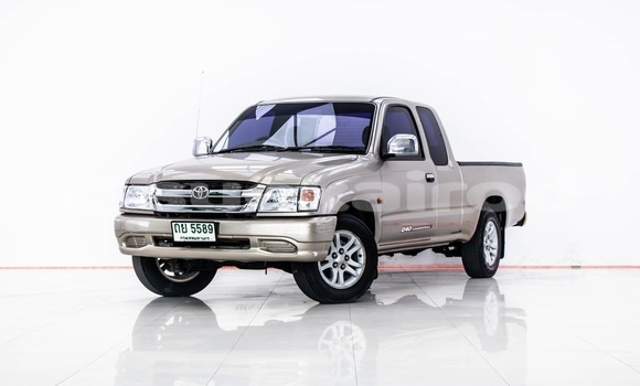 ซื้อ รถมือสอง Toyota Hilux สีน้ำตาล รถยนต์ ใน %{เมือง} ใน กรุงเทพมหานคร