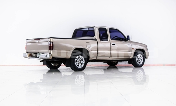 Buy Used Toyota Hilux Brown Car in Bangkok in Bangkok Buy Used Toyota Hilux Brown Car in Bangkok in Bangkok