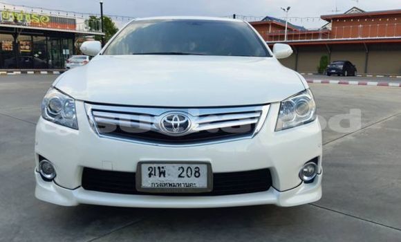 ซื้อ รถมือสอง Toyota Camry ขาว รถยนต์ ใน %{เมือง} ใน กรุงเทพมหานคร