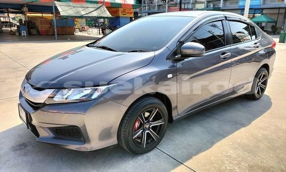 ซื้อ รถมือสอง Honda City สีดำ รถยนต์ ใน %{เมือง} ใน กรุงเทพมหานคร