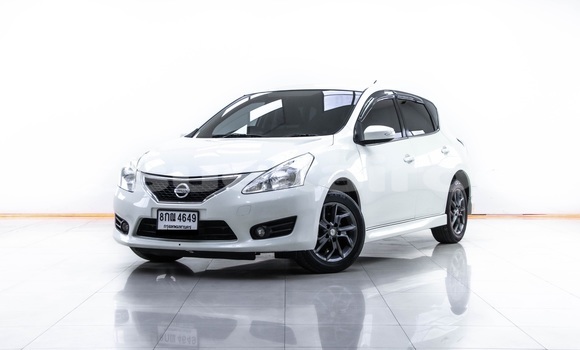 Buy Used Nissan Pulsar White Car in Bangkok in Bangkok