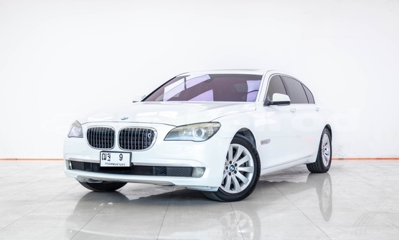 Buy Used BMW 7-Series White Car in Bangkok in Bangkok