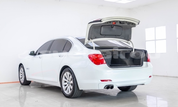 Buy Used BMW 7-Series White Car in Bangkok in Bangkok Buy Used BMW 7-Series White Car in Bangkok in Bangkok