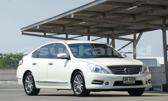 Buy Used Nissan Teana White Car in Bangkok in Bangkok