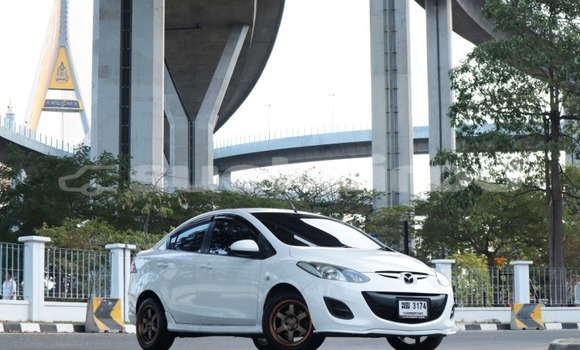 ซื้อ รถมือสอง Mazda 2 ขาว รถยนต์ ใน %{เมือง} ใน กรุงเทพมหานคร