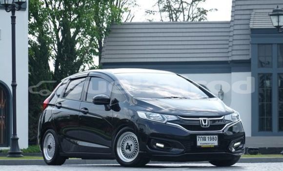 ซื้อ รถมือสอง Honda Jazz สีดำ รถยนต์ ใน %{เมือง} ใน กรุงเทพมหานคร