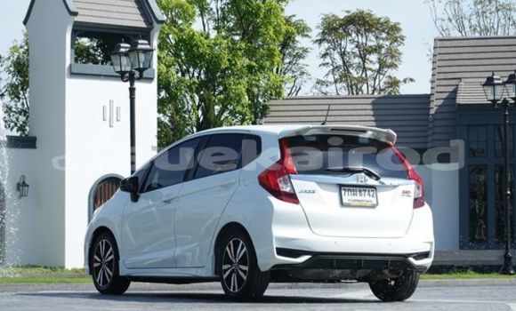 Buy Used Honda Jazz White Car in Bangkok in Bangkok Buy Used Honda Jazz White Car in Bangkok in Bangkok