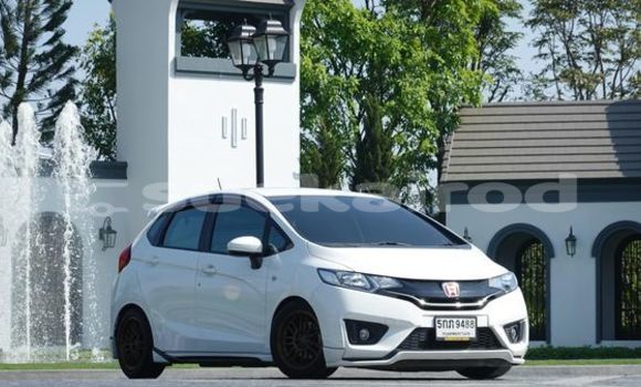 Buy Used Honda Jazz White Car in Bangkok in Bangkok