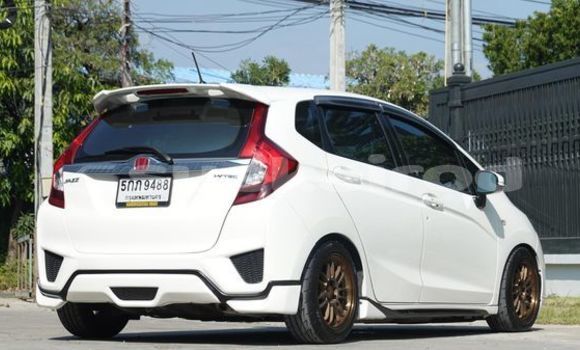 Buy Used Honda Jazz White Car in Bangkok in Bangkok Buy Used Honda Jazz White Car in Bangkok in Bangkok