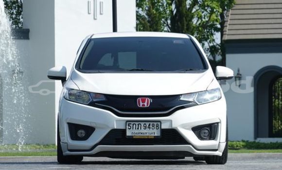 Buy Used Honda Jazz White Car in Bangkok in Bangkok Buy Used Honda Jazz White Car in Bangkok in Bangkok