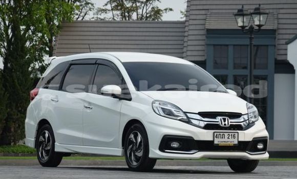 ซื้อ รถมือสอง Honda Mobilio ขาว รถยนต์ ใน %{เมือง} ใน กรุงเทพมหานคร