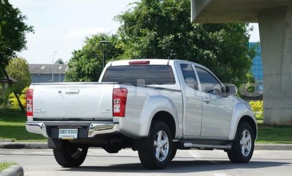 Buy Used Isuzu D-Max White Car in Bangkok in Bangkok Buy Used Isuzu D-Max White Car in Bangkok in Bangkok