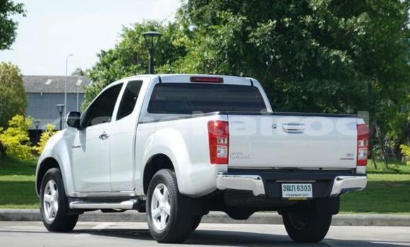 Buy Used Isuzu D-Max White Car in Bangkok in Bangkok Buy Used Isuzu D-Max White Car in Bangkok in Bangkok