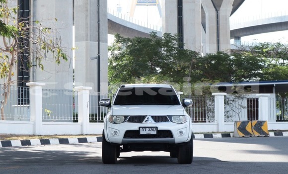 ซื้อ รถมือสอง Mitsubishi Triton ขาว รถยนต์ ใน %{เมือง} ใน กรุงเทพมหานคร
