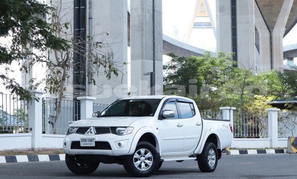 Buy Used Mitsubishi Triton White Car in Bangkok in Bangkok Buy Used Mitsubishi Triton White Car in Bangkok in Bangkok