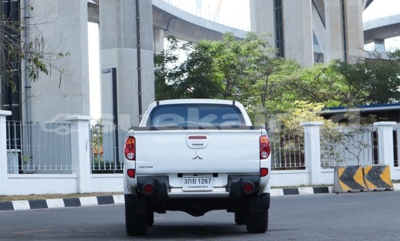 Buy Used Mitsubishi Triton White Car in Bangkok in Bangkok Buy Used Mitsubishi Triton White Car in Bangkok in Bangkok