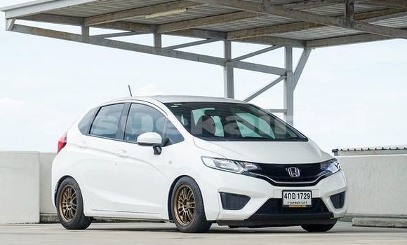 Buy Used Honda Jazz White Car in Bangkok in Bangkok