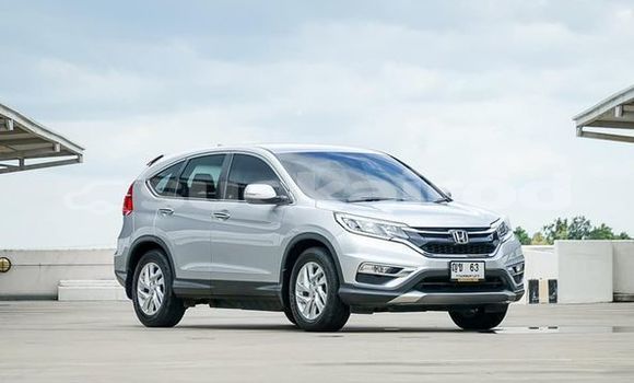 ซื้อ รถมือสอง Honda CR-V เงิน รถยนต์ ใน %{เมือง} ใน กรุงเทพมหานคร