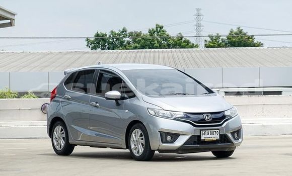 ซื้อ รถมือสอง Honda Jazz เงิน รถยนต์ ใน %{เมือง} ใน กรุงเทพมหานคร