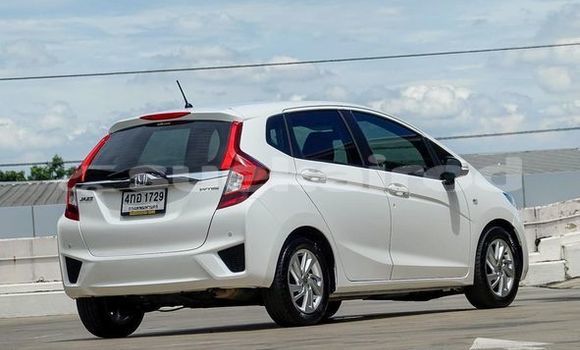 Buy Used Honda Jazz White Car in Bangkok in Bangkok Buy Used Honda Jazz White Car in Bangkok in Bangkok
