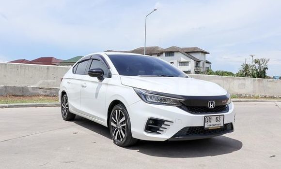 ซื้อ รถมือสอง Honda City ขาว รถยนต์ ใน %{เมือง} ใน กรุงเทพมหานคร