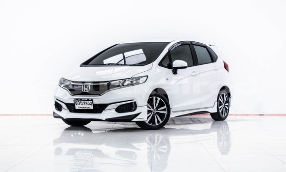 Buy Used Honda Jazz White Car in Bangkok in Bangkok