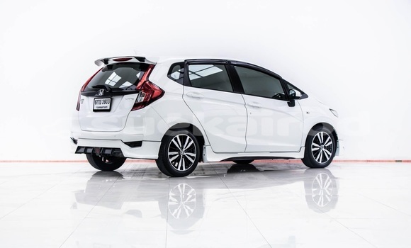 ซื้อ รถมือสอง Honda Jazz ขาว รถยนต์ ใน %{เมือง} ใน กรุงเทพมหานคร ซื้อ รถมือสอง Honda Jazz ขาว รถยนต์ ใน %{เมือง} ใน กรุงเทพมหานคร