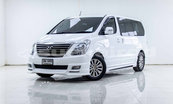 Buy Used Hyundai Grand Starex White Car in Bangkok in Bangkok