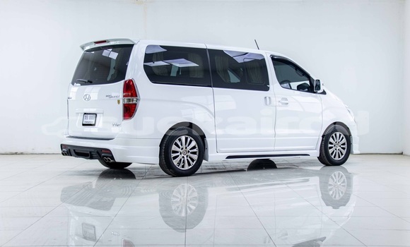 ซื้อ รถมือสอง Hyundai Grand Starex ขาว รถยนต์ ใน %{เมือง} ใน กรุงเทพมหานคร ซื้อ รถมือสอง Hyundai Grand Starex ขาว รถยนต์ ใน %{เมือง} ใน กรุงเทพมหานคร