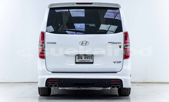 ซื้อ รถมือสอง Hyundai Grand Starex ขาว รถยนต์ ใน %{เมือง} ใน กรุงเทพมหานคร ซื้อ รถมือสอง Hyundai Grand Starex ขาว รถยนต์ ใน %{เมือง} ใน กรุงเทพมหานคร