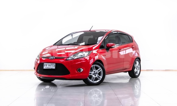 ซื้อ รถมือสอง Ford Fiesta สีแดง รถยนต์ ใน %{เมือง} ใน กรุงเทพมหานคร