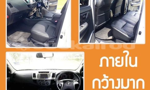 Buy Used Toyota Hiluxe VIGO White Car in Bangkok in Bangkok Buy Used Toyota Hiluxe VIGO White Car in Bangkok in Bangkok