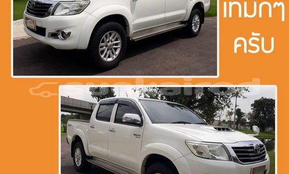 Buy Used Toyota Hiluxe VIGO White Car in Bangkok in Bangkok Buy Used Toyota Hiluxe VIGO White Car in Bangkok in Bangkok
