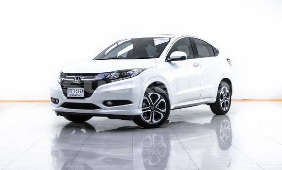 Buy Used Honda HR-V White Car in Bangkok in Bangkok