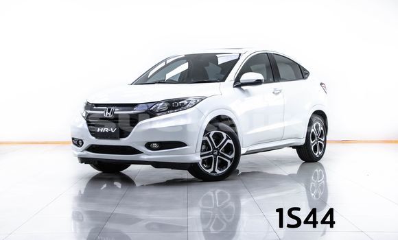 Buy Used Honda HR-V White Car in Bangkok in Bangkok Buy Used Honda HR-V White Car in Bangkok in Bangkok
