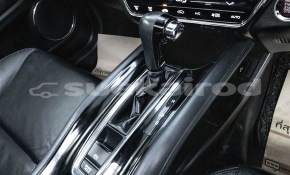 Buy Used Honda HR-V White Car in Bangkok in Bangkok Buy Used Honda HR-V White Car in Bangkok in Bangkok