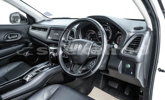 Buy Used Honda HR-V White Car in Bangkok in Bangkok Buy Used Honda HR-V White Car in Bangkok in Bangkok